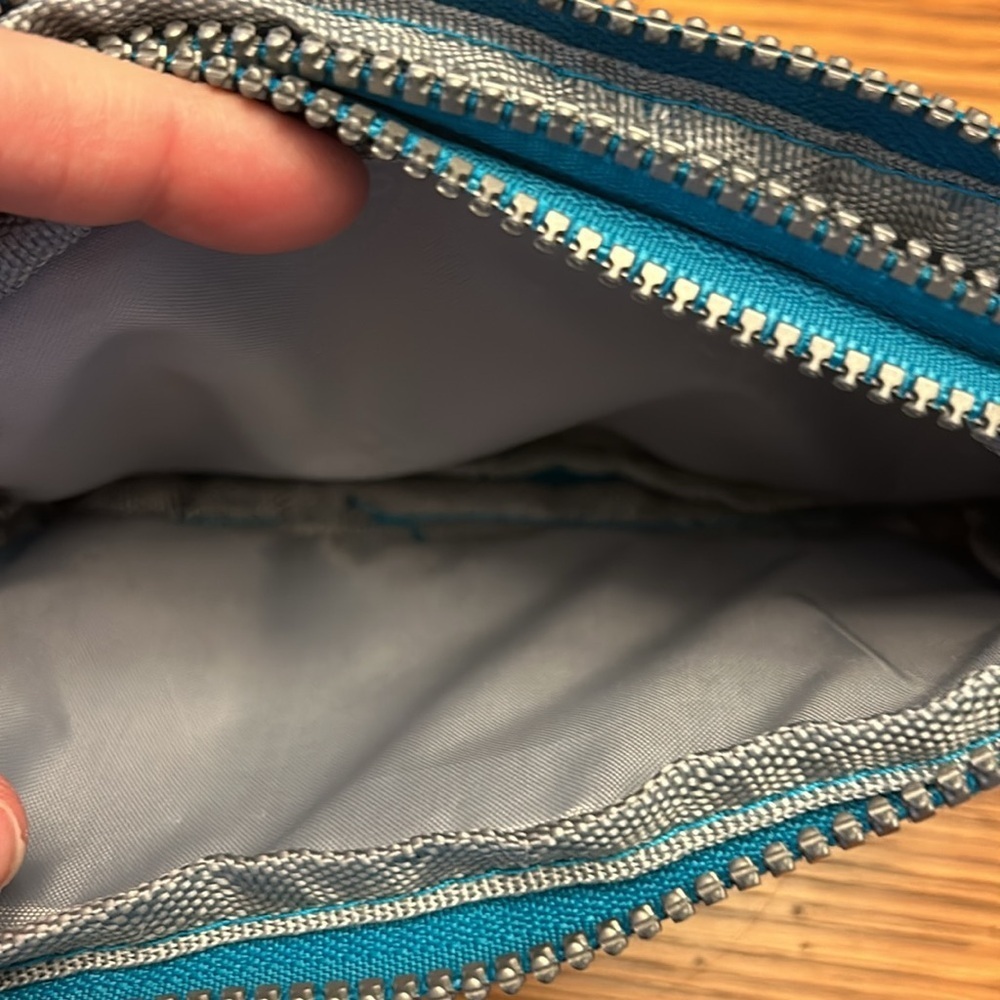 Suoyate Wrist Purse/5 - Picture 3 of 3